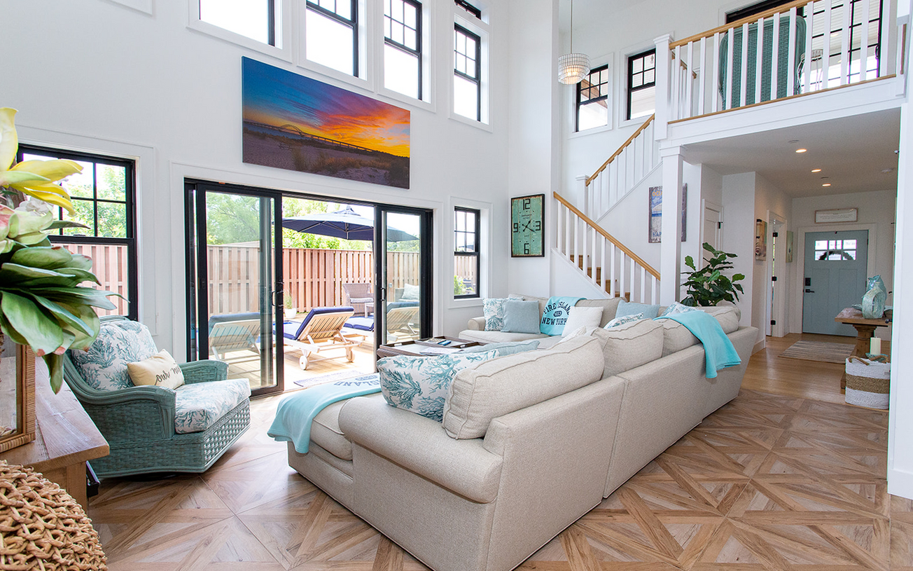 123 Bungalow Walk's Living Room