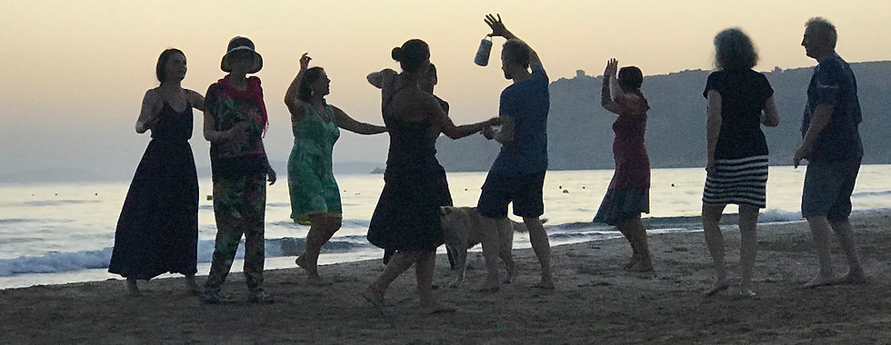 Tanzen in Arillas am Strand