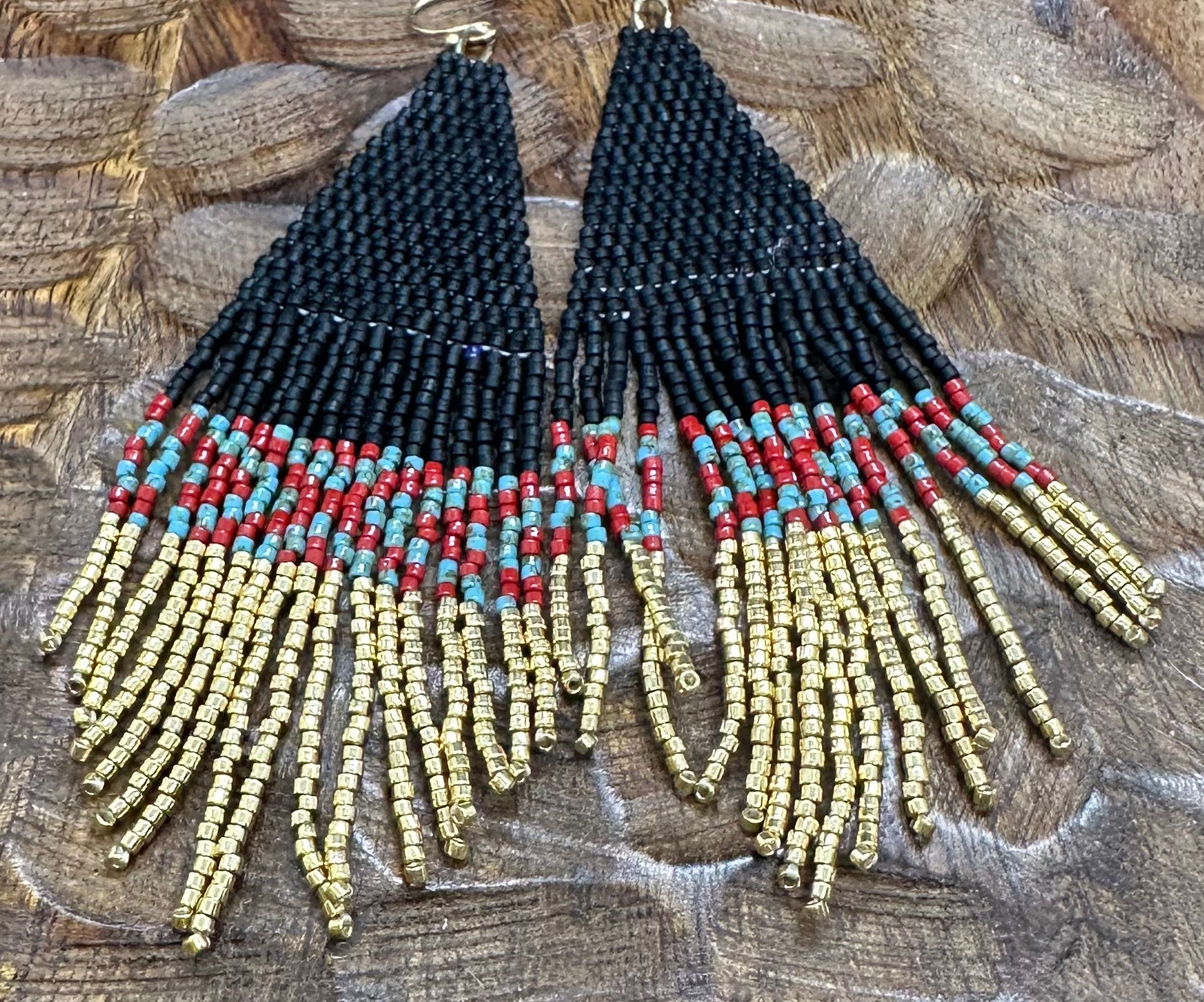 ELOISE - Miyuki fringe earrings in black and gold