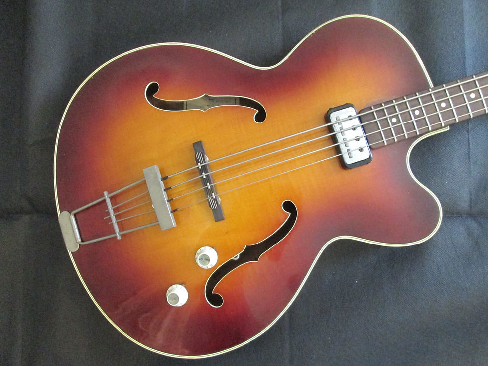 Hofner Senator bass