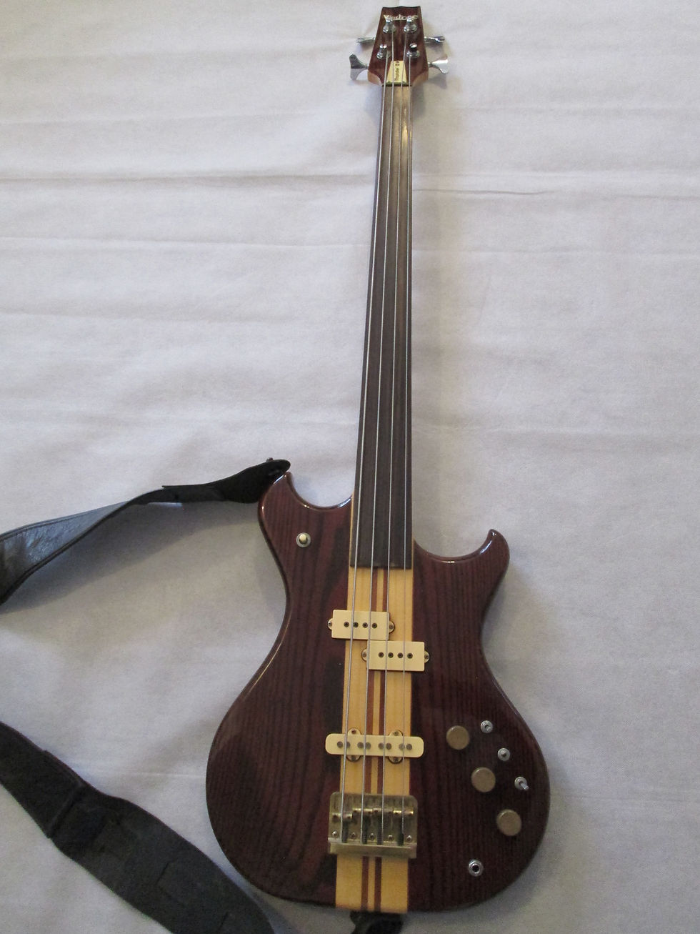 Thumbnail: Westone Thunder II fretless bass
