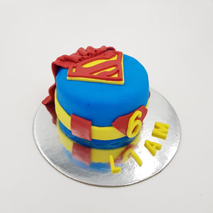 Mini Superman Cake
