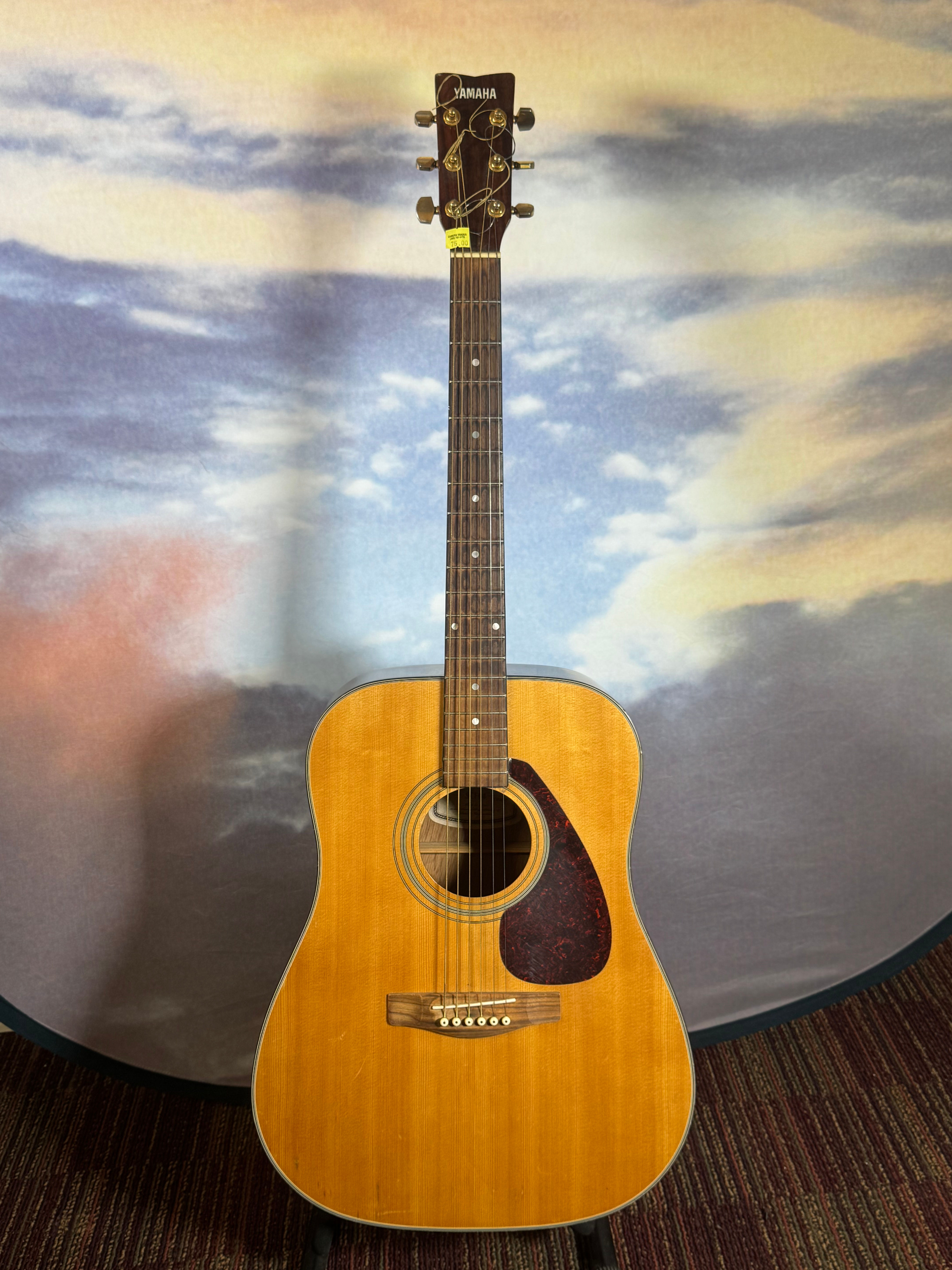 Yamaha SCF04 acoustic guitar