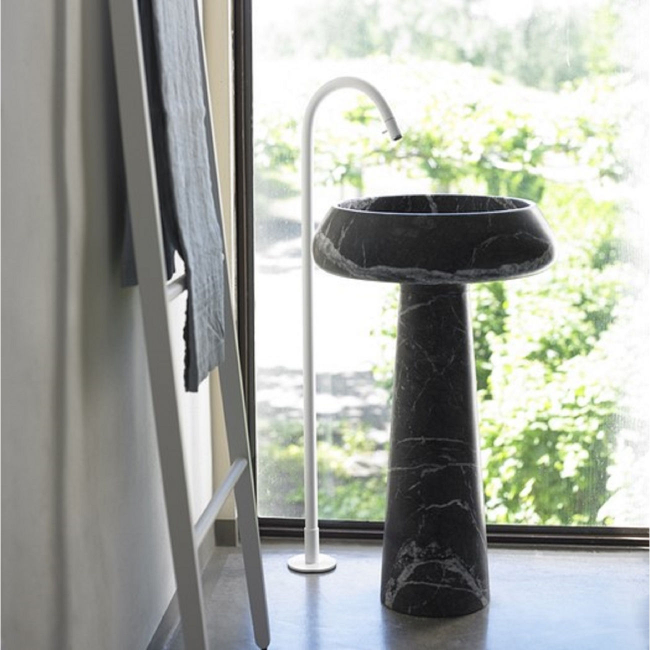 Agape Bjhon 2 freestanding washbasin ACER1082F