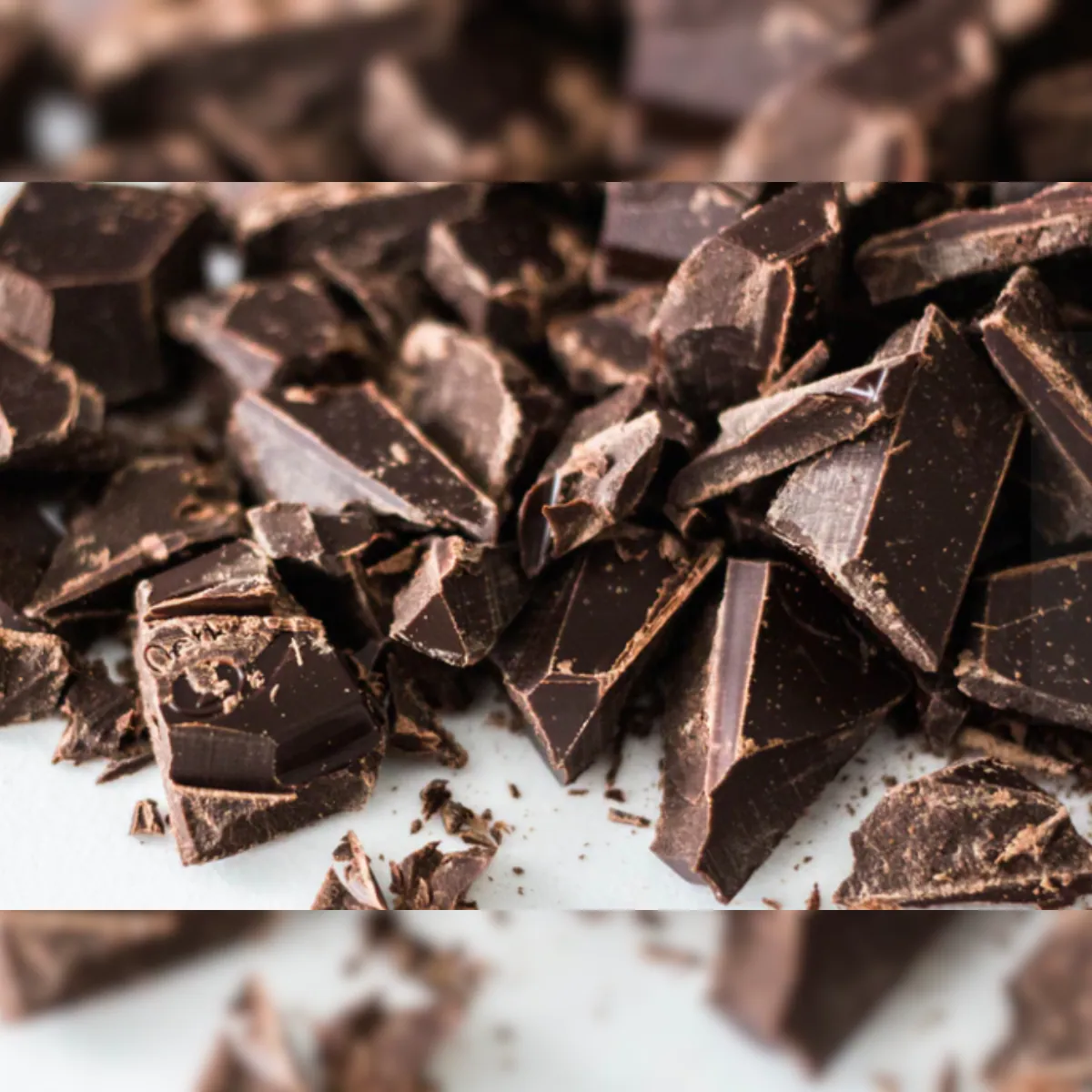 PHOTO DARK CHOCOLATE.webp