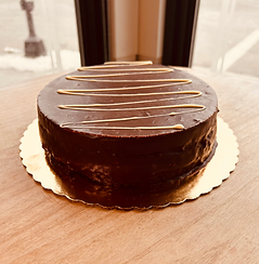 Two Color Chcolate and Vanilla Cake