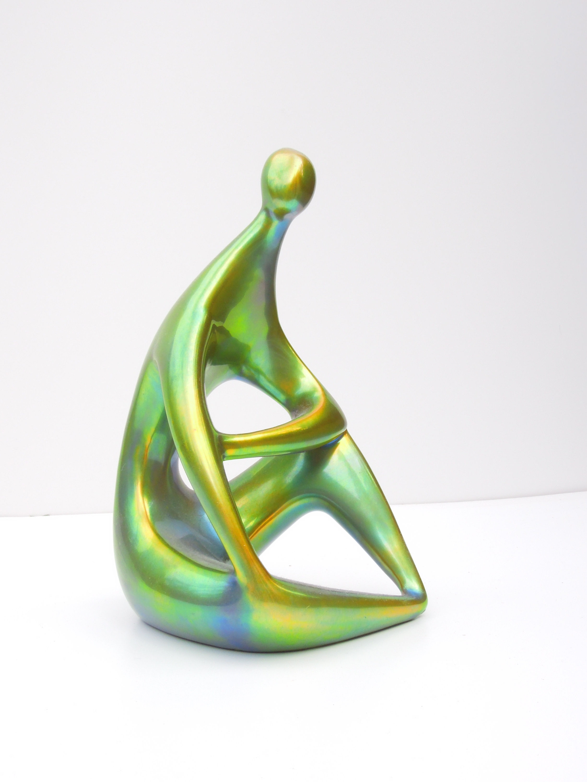 Zsolnay Henry Moore, Sitting Man