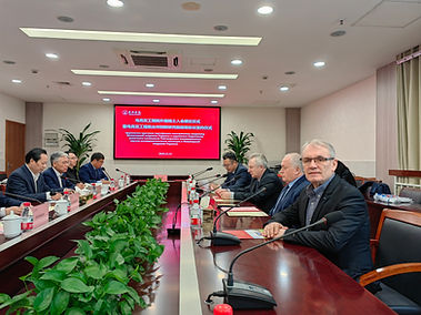 Проф. Ю.Харитонов, під час перебування в Тайчжоускому університеті , 14.11. 2023 (2) р.j