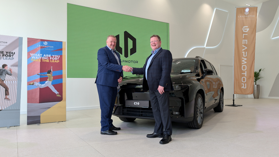 (L-R); James Brooks (Managing Director, Leapmotor Ireland), and Barry O’Shea (Dealer Principal, Greenhall Motors).