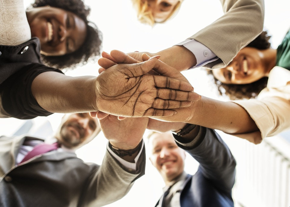 O DESAFIO DE CONVIVER COM À DIVERSIDADE