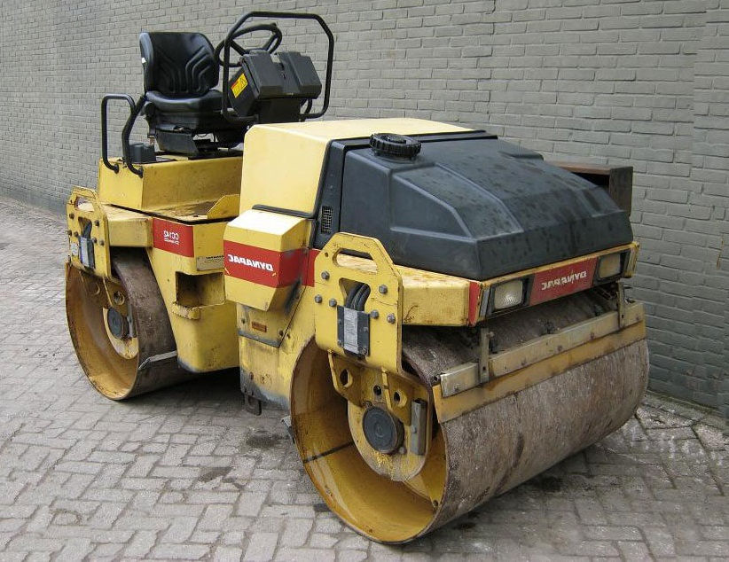 Каток гладковальцовый ДИНАПАК СС142