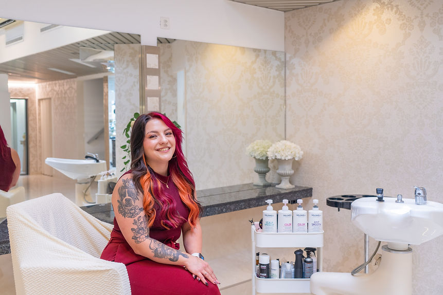 Hair & Makeup by Kelly Deborah Coiffeur und Makeup Artist in Baden-Dättwil Birmenstorf Fislisbach Wettingen Brugg Windisch Lupfig Obersiggenthal Untersiggenthal Würenlos Spreitenbach