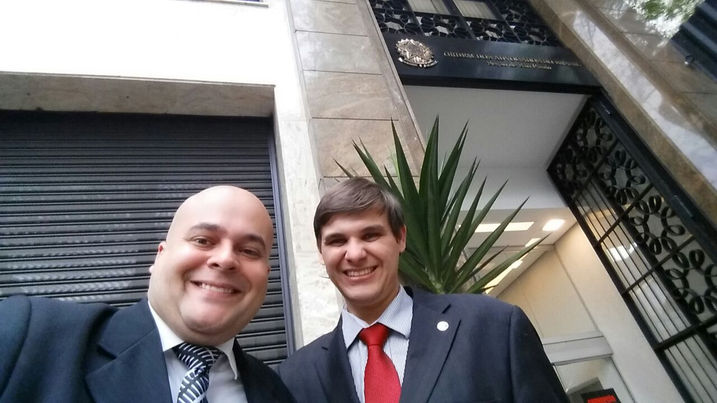 Dr. Flávio Augusto Maschietto fala sobre a palestra do Dr. Everton Zadikian no Teatro Municipal de S