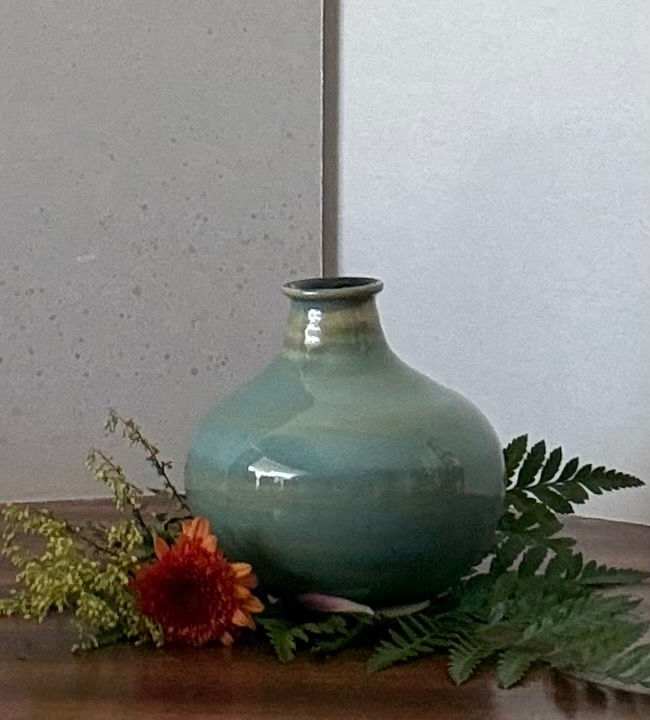 Thumbnail: Vase in Turquoise Tranquility