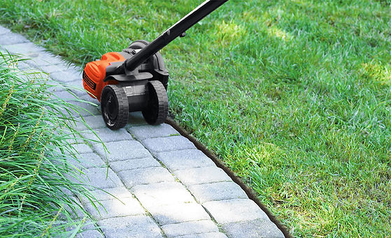 how-to-edge-a-lawn-2023-step-3.jpeg