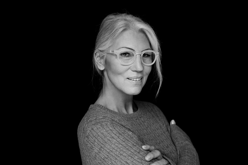 Frau mit grauem Haar