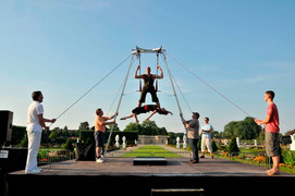 מופעי רחוב קרקסיים