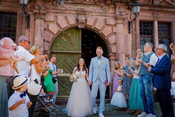 Hochzeitsfotograf in Ettlingen und Karlsruhe
Hochzeitsfotografie im Standesamt Gernsbach