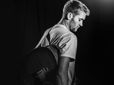 Joe Bygraves captivates on the soaring new single 'Someone Else'