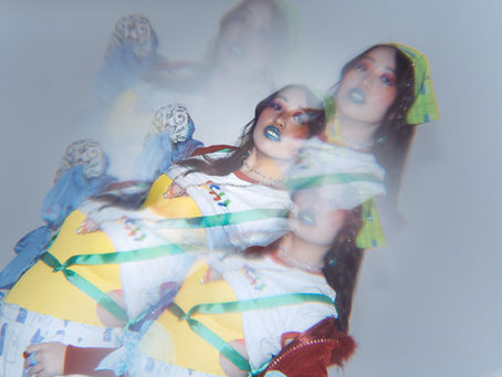 MUNGMUNG delivers more of that fiery power on new single 'Internet Friends'