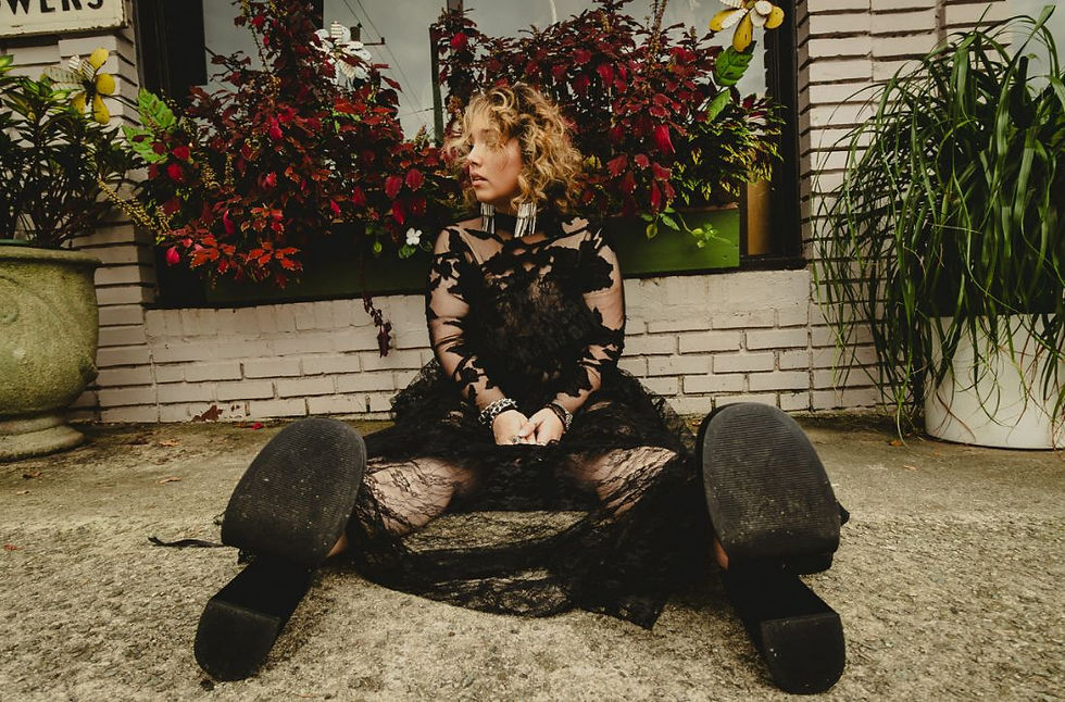 hoxie rae releases smouldering new single “Best of Luck.”