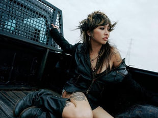 beabadoobee shares new single 'Switchblade'