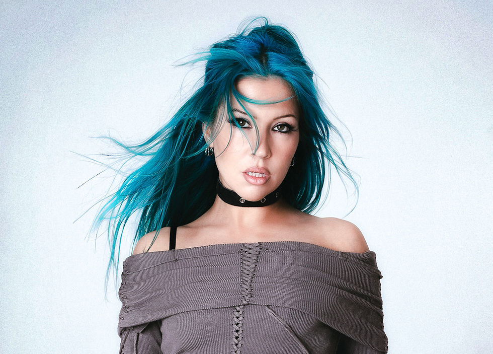 Charlotte Sands reclaims her power on explosive new single 'one eye open'