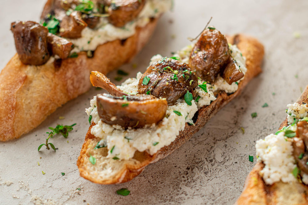 Creamy Mushroom Crostini