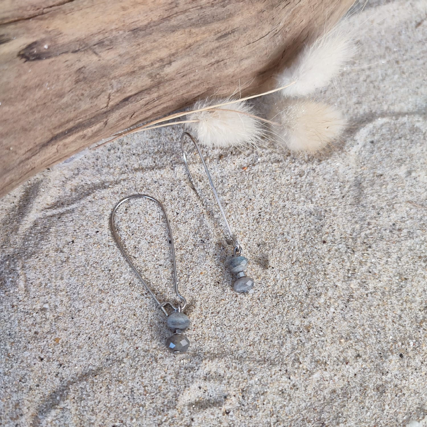 Collection Éternelle boucles d'oreilles dormeuse labradorite et perles