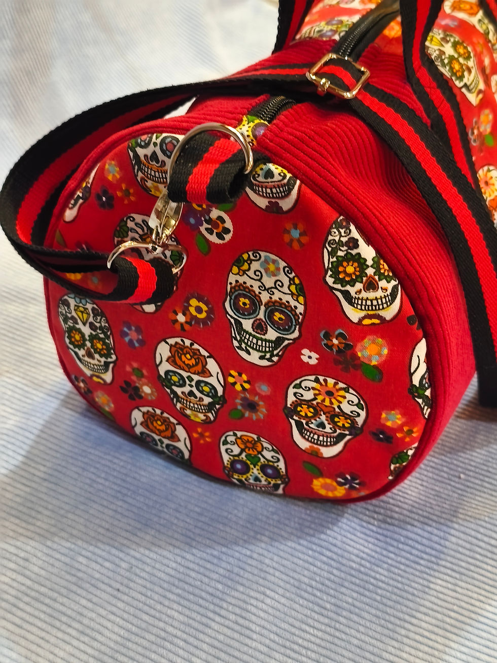 Miniature : Sac polochon velours rouge et tête de mort espagnoles