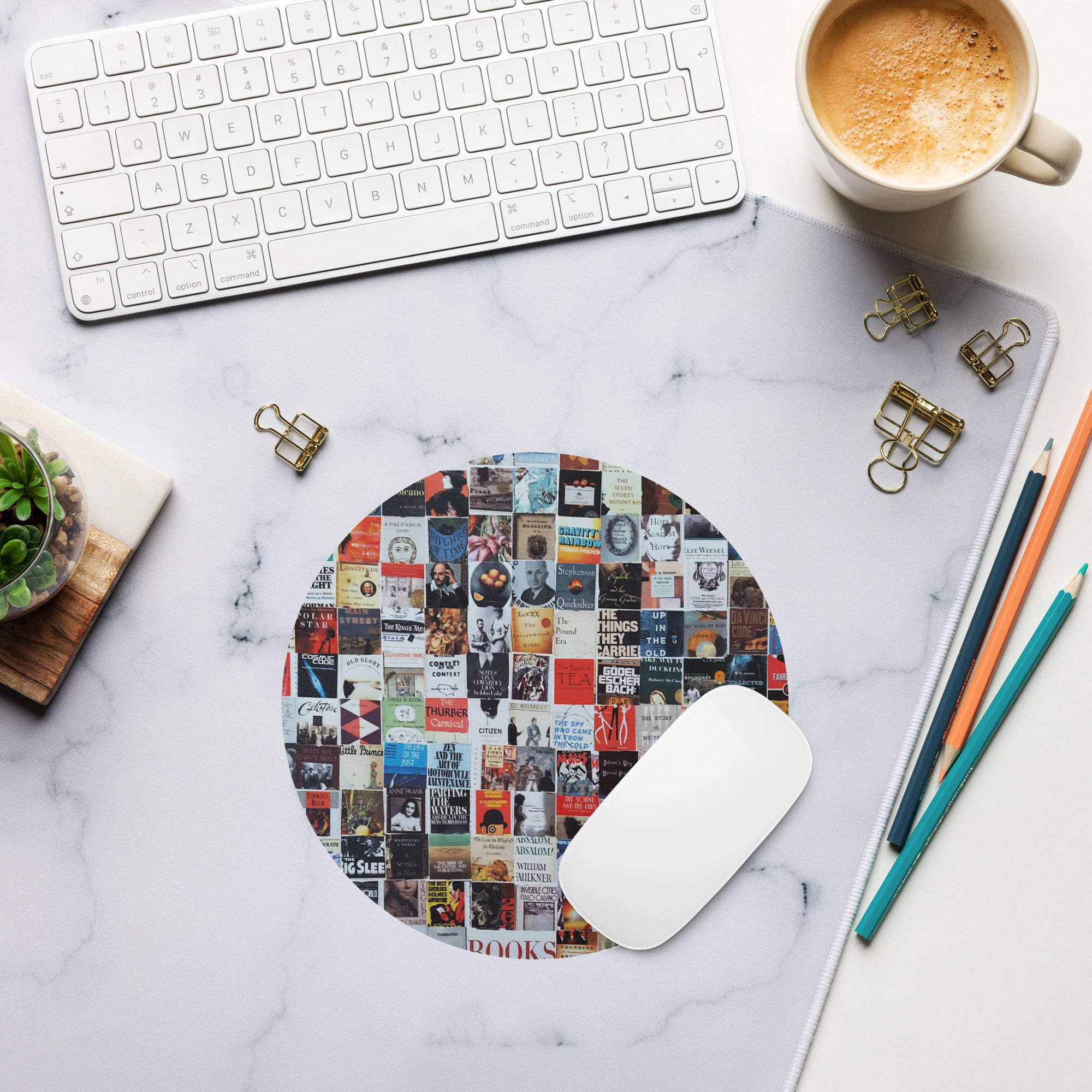 Books,to Read Round mouse pad