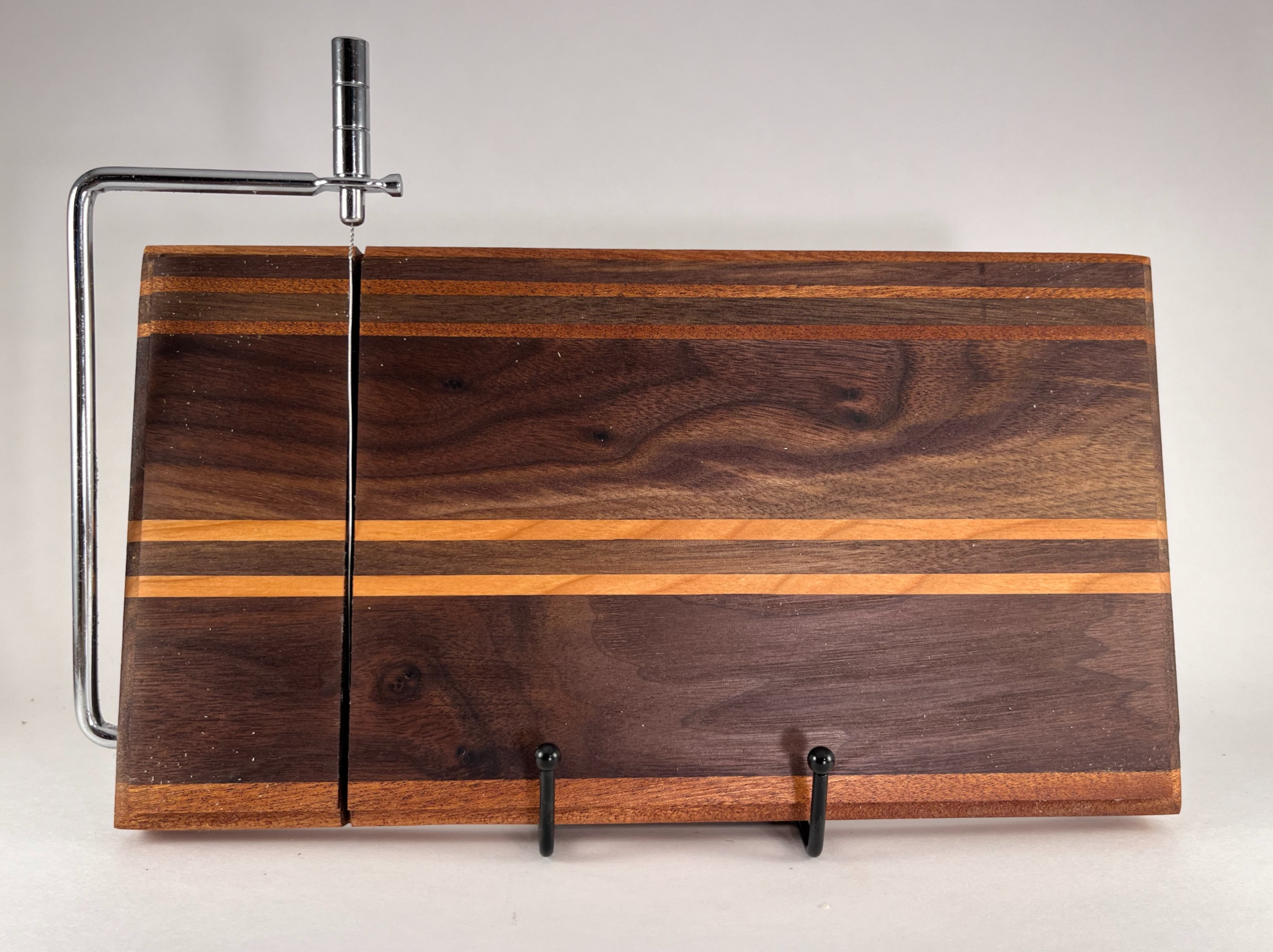 CB1   Cheese Board with Slicer