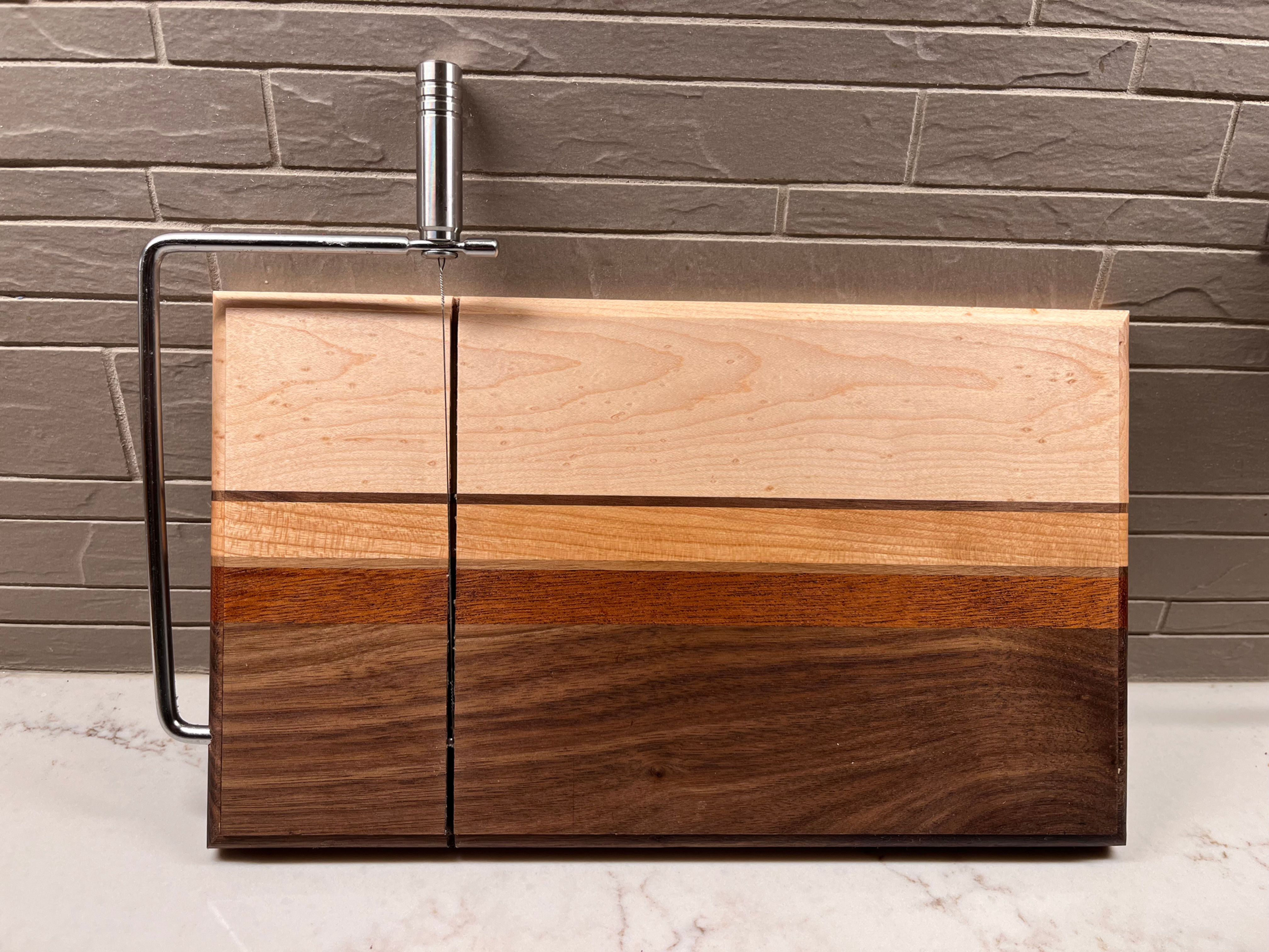 CB15  Cheese Board with Slicer