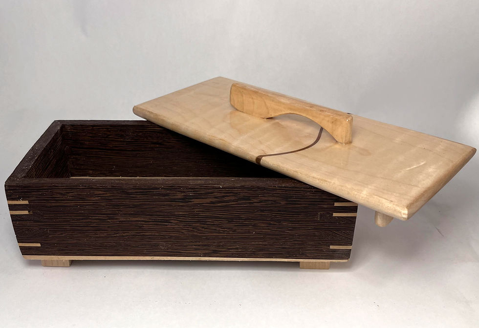 Thumbnail: UB6 Curly Maple Wenge Box