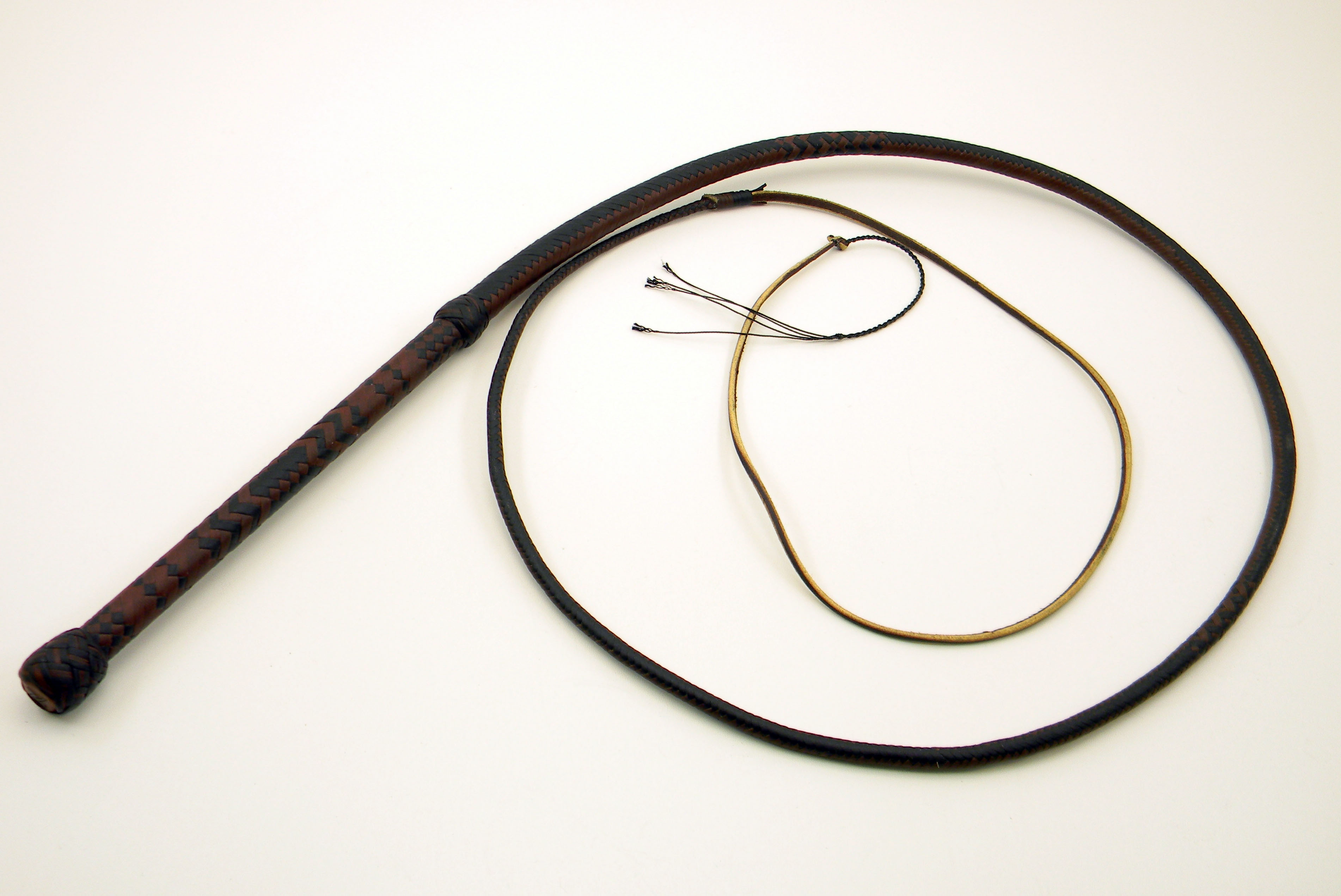 6ft Kangaroo Bullwhip Black and Saddle Tan