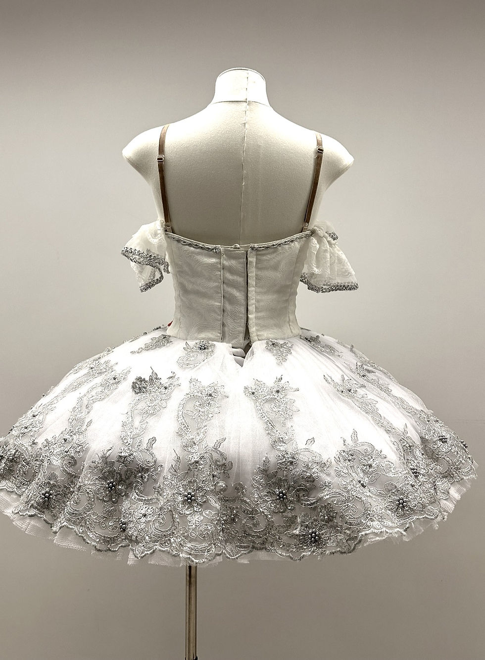 Thumbnail: White x Silver Tutu