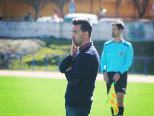 Miguel Perrote renueva como entrenador del Primer Equipo.