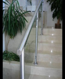 pasamanos-y-barandas-en-acero-inoxidable-y-vidrio-templado_MLV-O-39754900_564