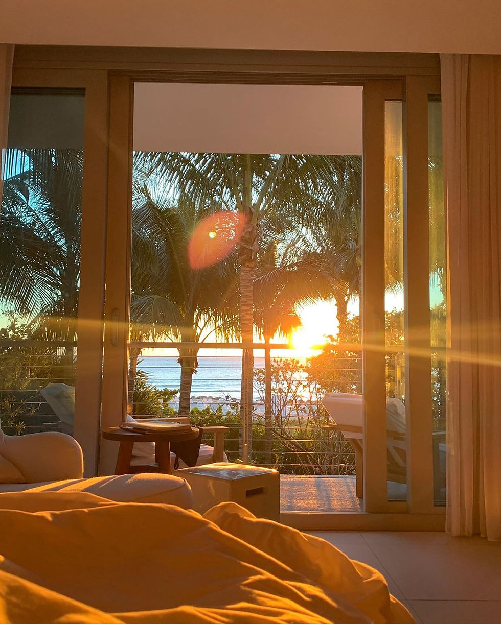 interior, living room, sunshine, enterijer, dnevna soba, sunce, palms, palme, more, sea