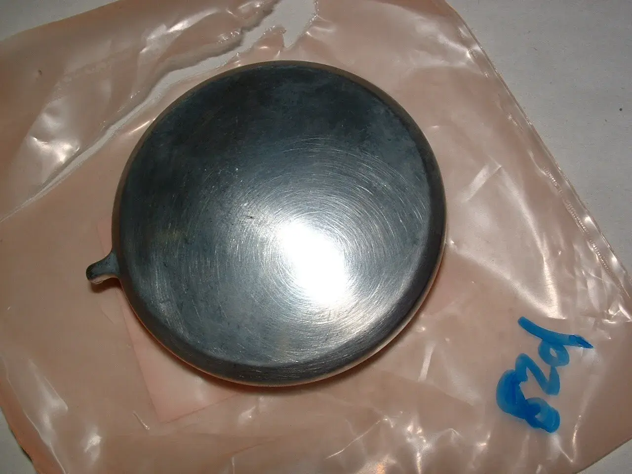 *1EA OEM HONDA LEFT HEAD COVER FOR NEW TYPE HEAD'S (WITH STOP ARM) (82D)