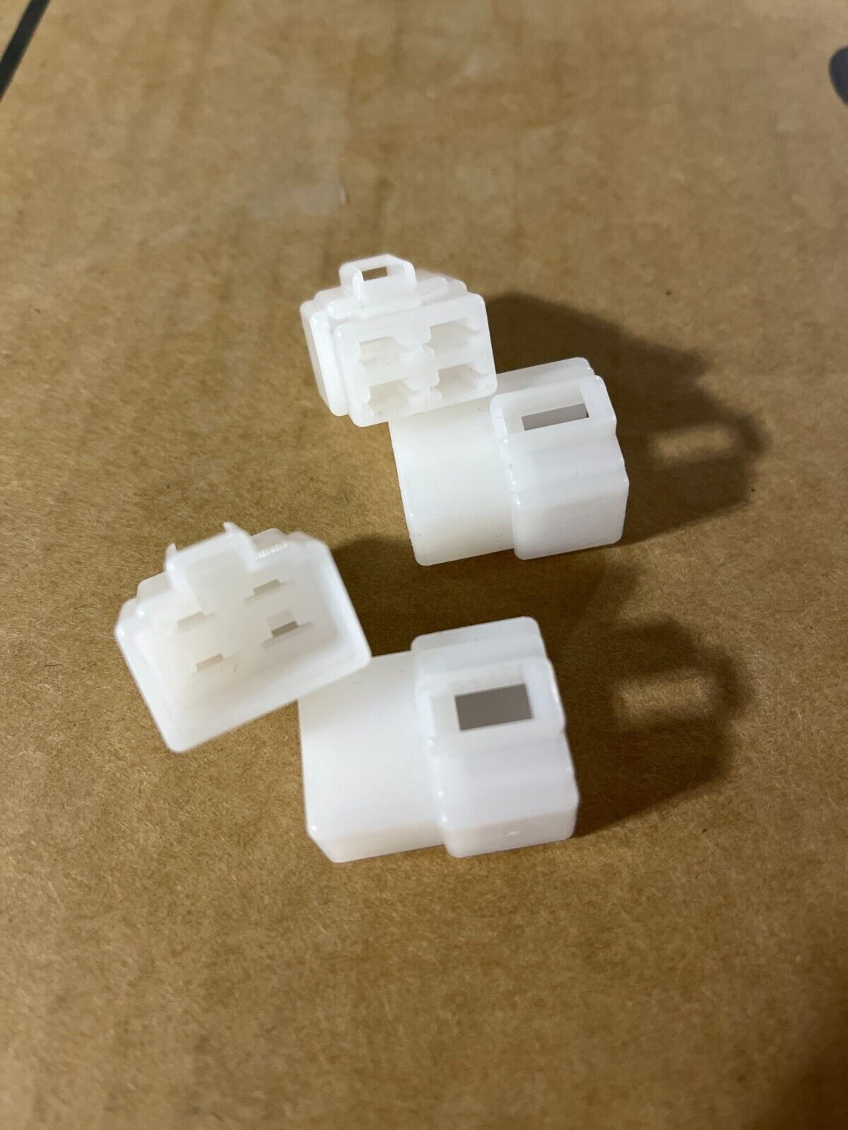 1EA NEW FEMALE 4 WIRE CONECTOR (FE/CONNECTOR) 4 WIRE FE/CONNECTOR