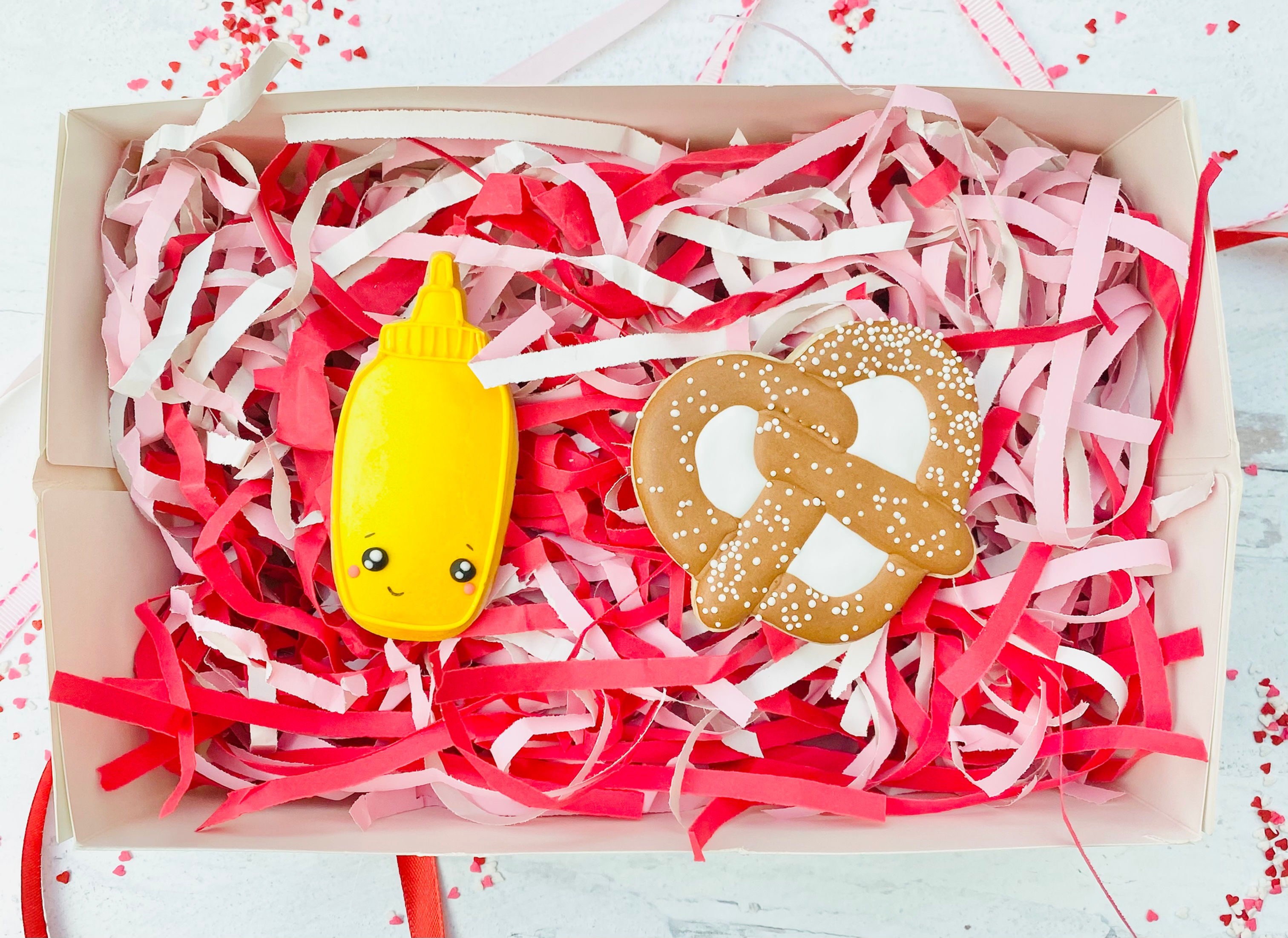 valentine-set-mustard-pretzel-cookies
