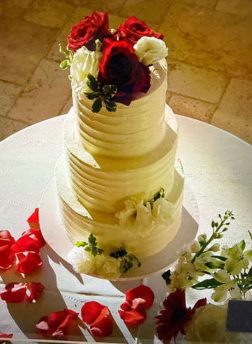 3 tier-ivory wedding cake-red roses