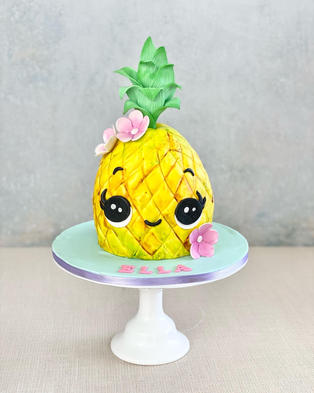 pineapple cake-girl birthday-birthday party-best bakery, bakery near me, San Diego bakery, custom cake-party-doll cake