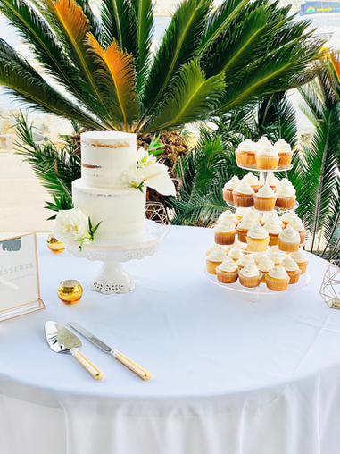 naked cake-cupcakes-wedding cake-bakery near me-custom bakery-san Diego bakery-best bakery