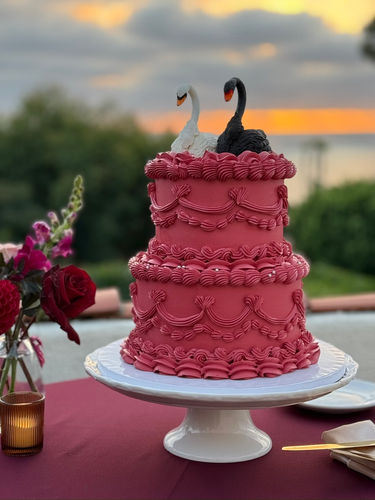 Two-Tier Maroon Vintage Cake with Swan Topper I Beautiful Southern California Sunset