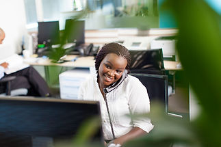 smiling-woman-at-computer.jpeg