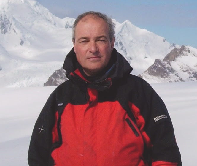 Dr. Francisco Navarro