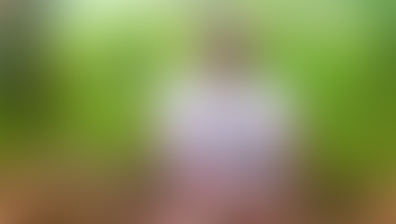 Os cantos de Dona Nonata, 72 anos, são um grito de resistência e um abraço de esperança. Suas palavras e melodias falam de terra, de fé, de ancestralidade e de amor pelo que é simples e verdadeiro.