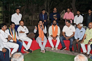 गांव चलो घर-घर चलो , अभियान पर भाजपा नेताओ का मंडलों के बूथों पर प्रवास...